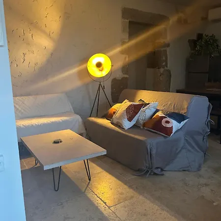 Сasa de vacaciones Petite Maison En Pierre Au Calme